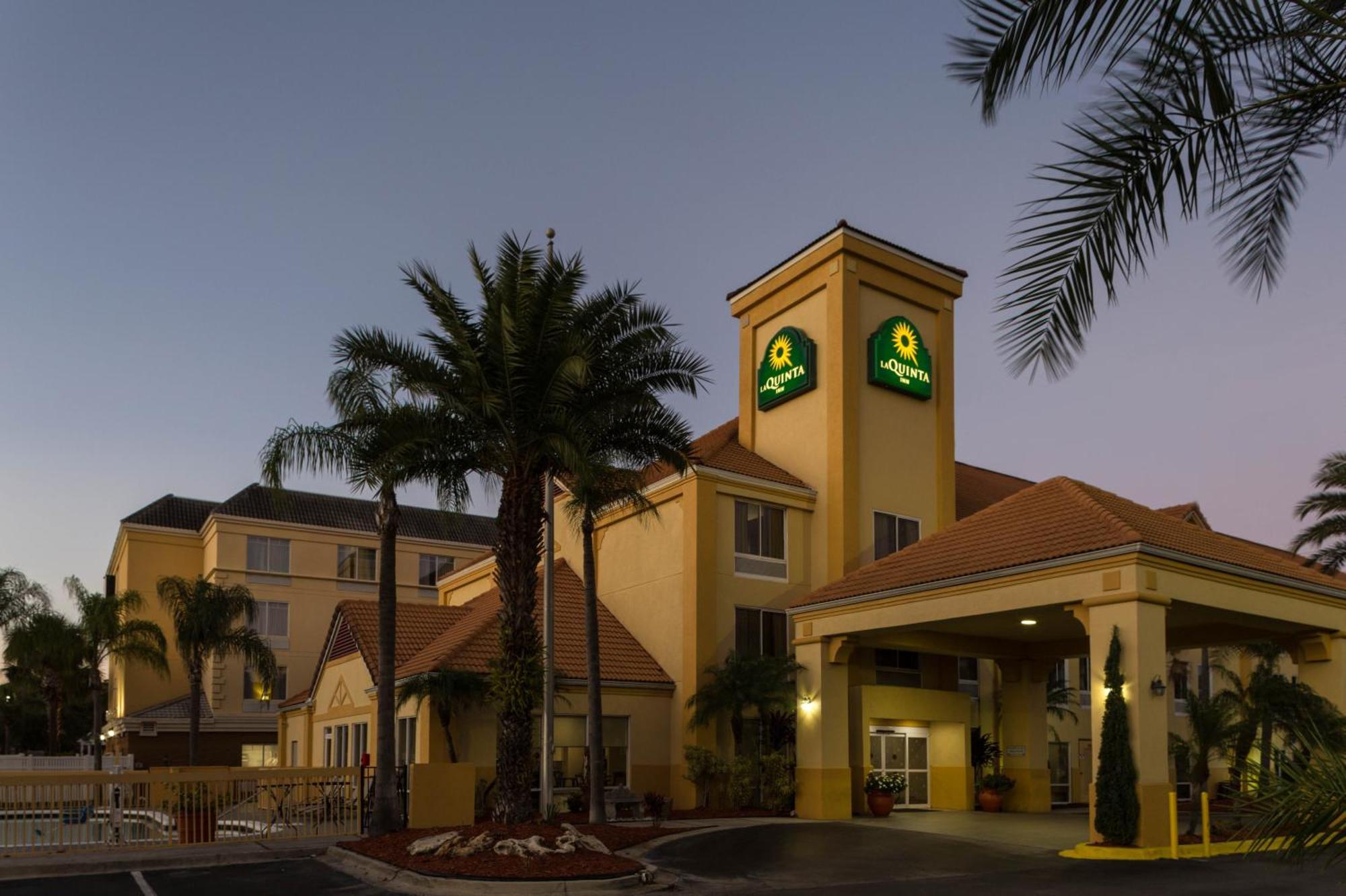 La Quinta By Wyndham Orlando Universal Area - Free Shuttle To Universal Exterior photo