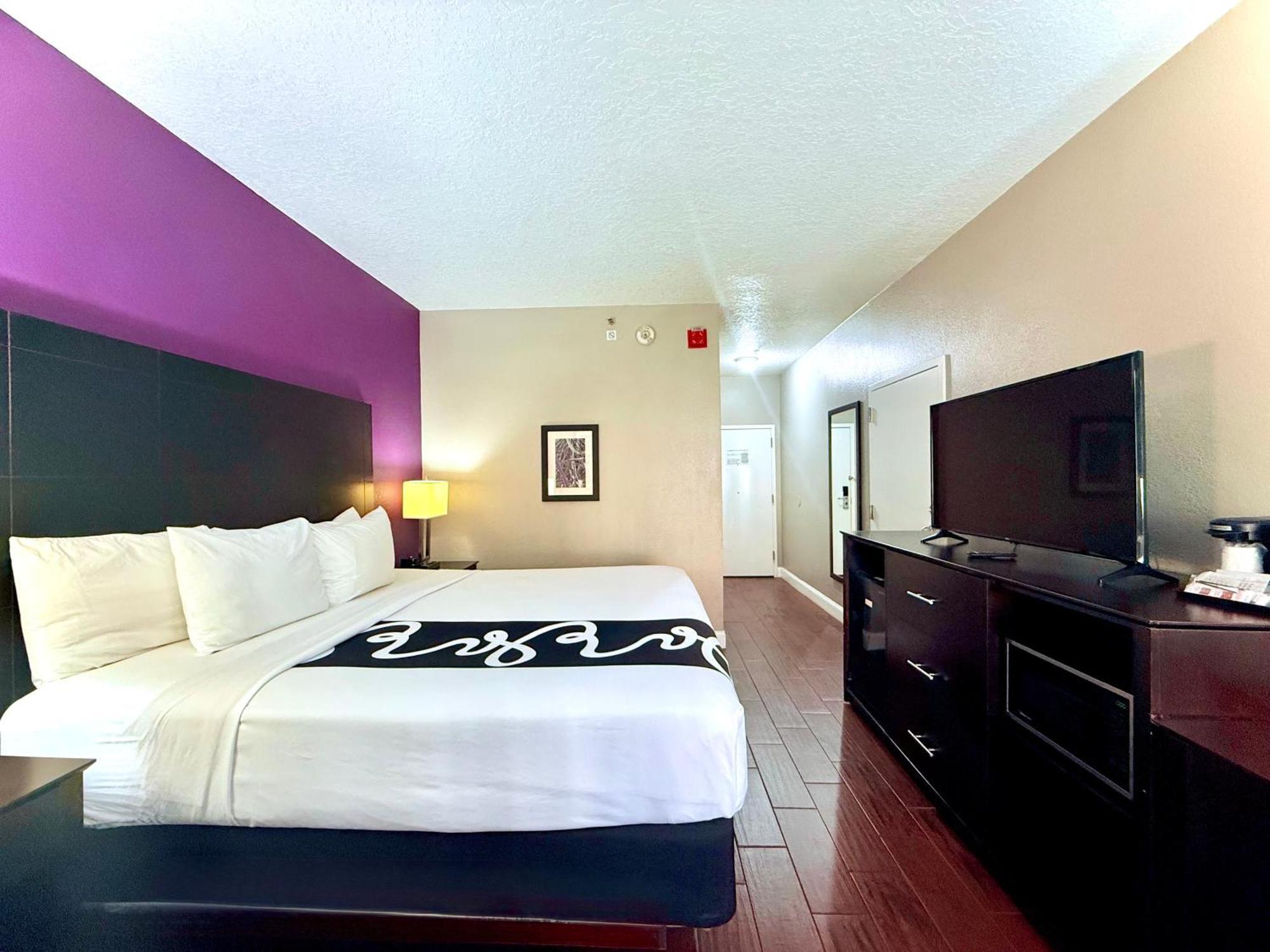 La Quinta By Wyndham Orlando Universal Area - Free Shuttle To Universal Exterior photo