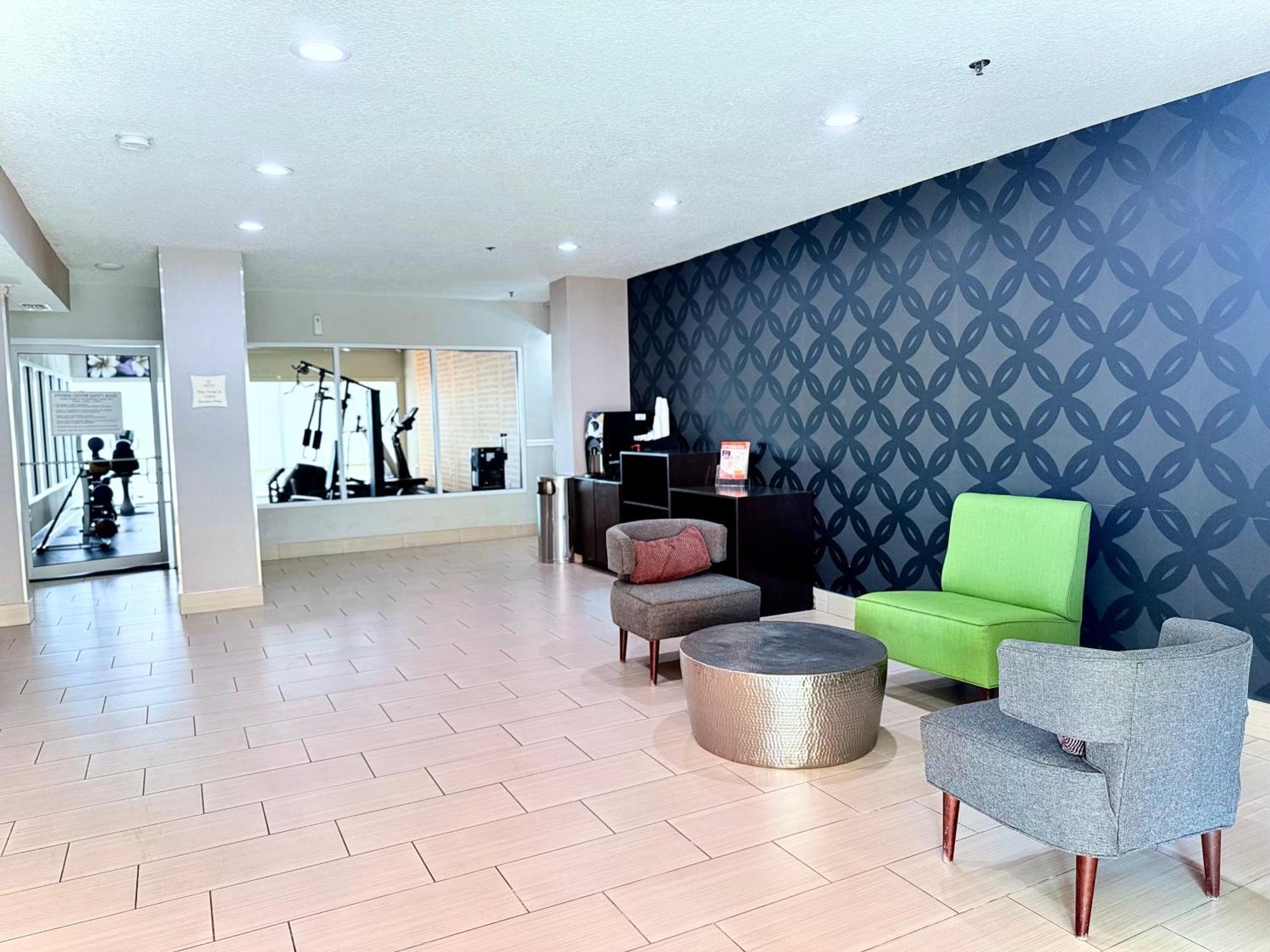 La Quinta By Wyndham Orlando Universal Area - Free Shuttle To Universal Exterior photo