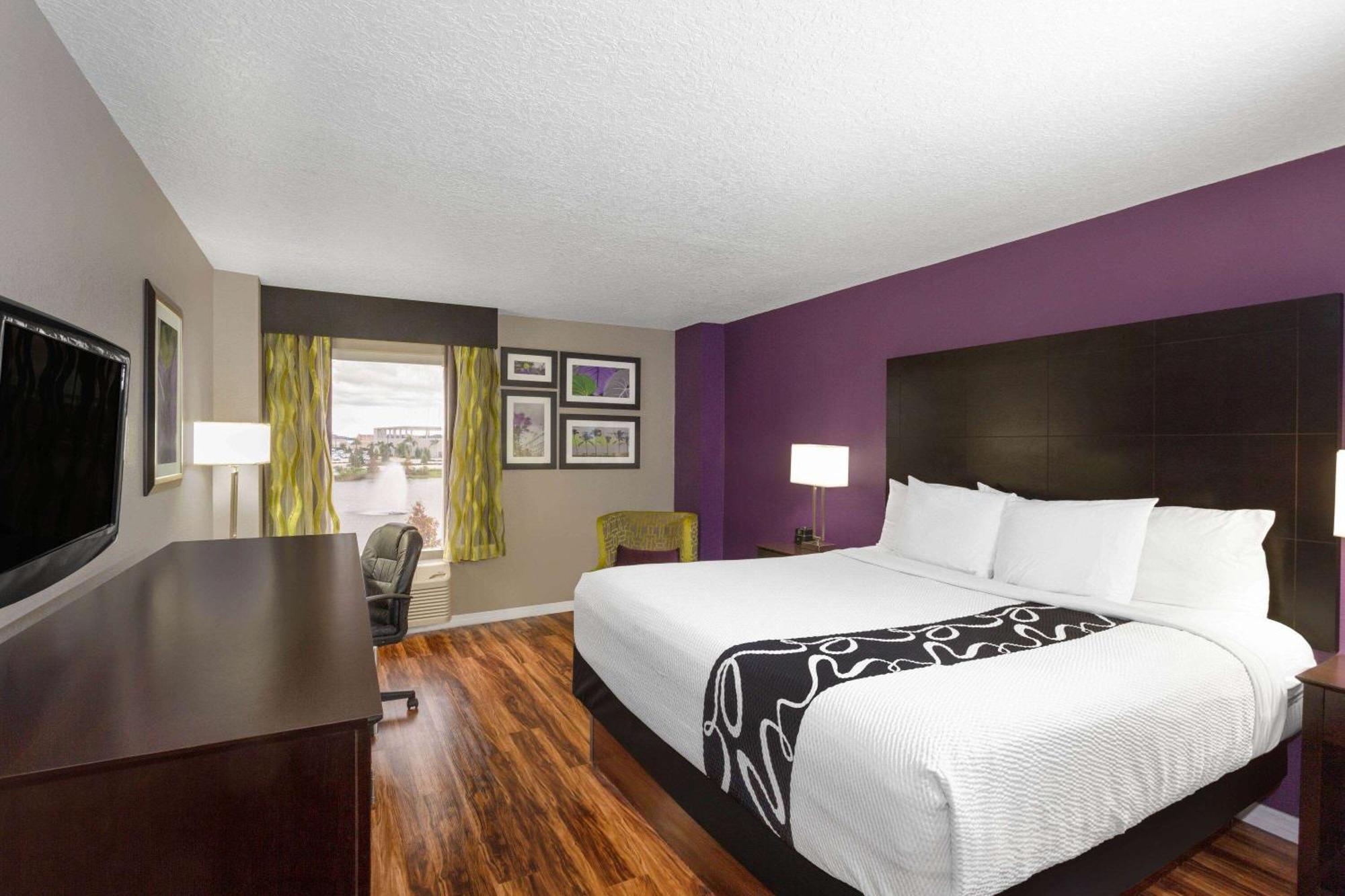 La Quinta By Wyndham Orlando Universal Area - Free Shuttle To Universal Exterior photo