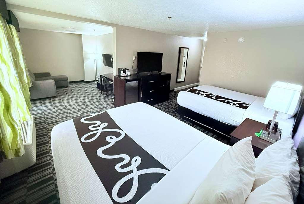 La Quinta By Wyndham Orlando Universal Area - Free Shuttle To Universal Room photo
