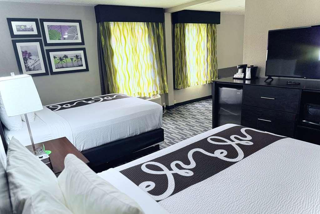 La Quinta By Wyndham Orlando Universal Area - Free Shuttle To Universal Room photo