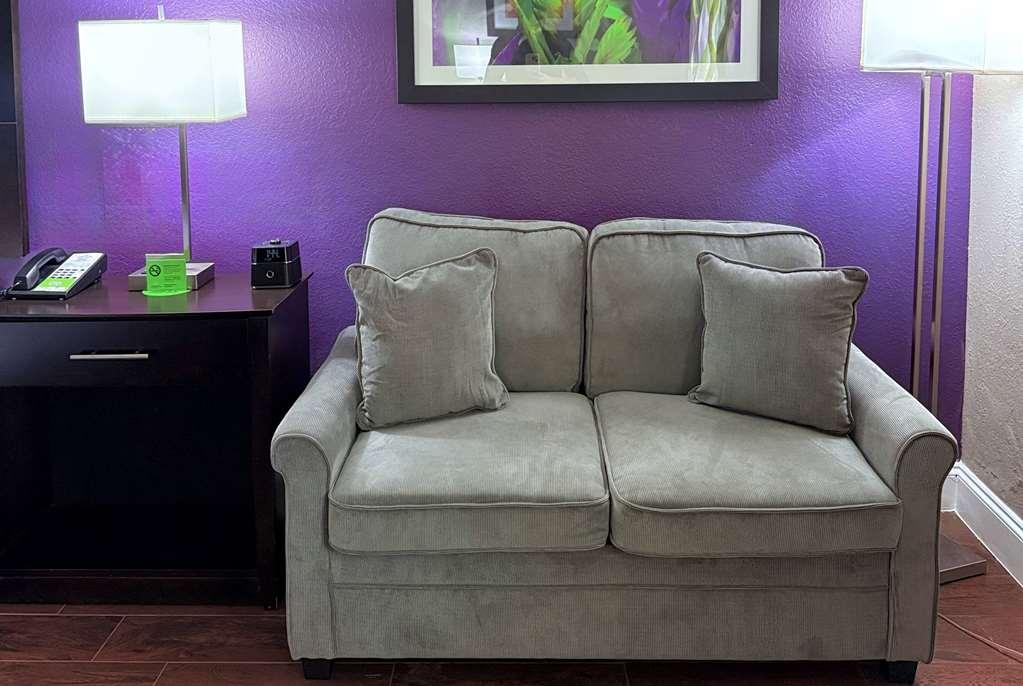 La Quinta By Wyndham Orlando Universal Area - Free Shuttle To Universal Room photo