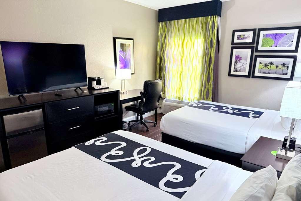 La Quinta By Wyndham Orlando Universal Area - Free Shuttle To Universal Room photo