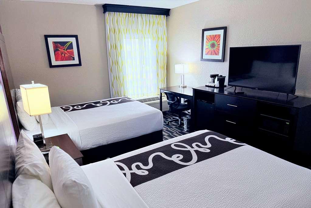 La Quinta By Wyndham Orlando Universal Area - Free Shuttle To Universal Room photo